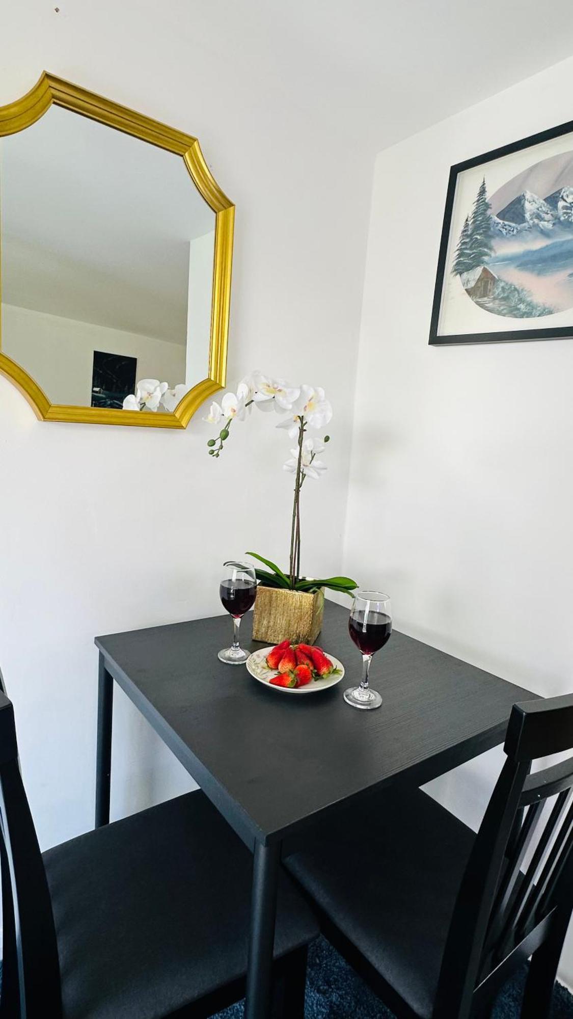Appartamento Cosy And Comfy Londra Esterno foto